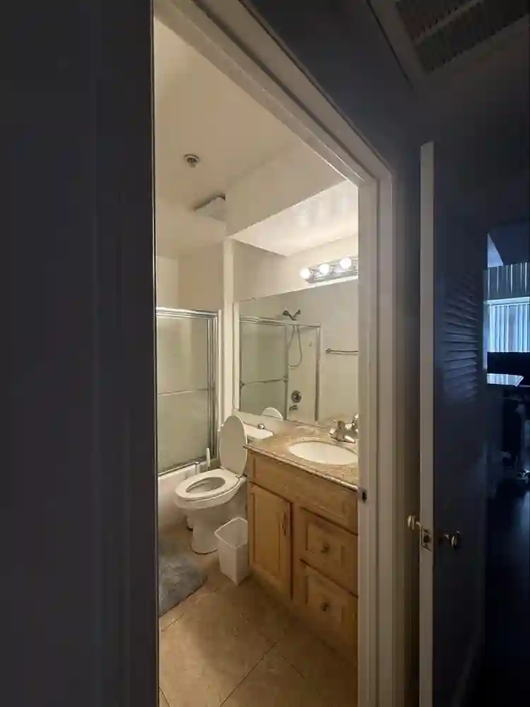 Room Available 3BR/3BA Sep1-N0v30
