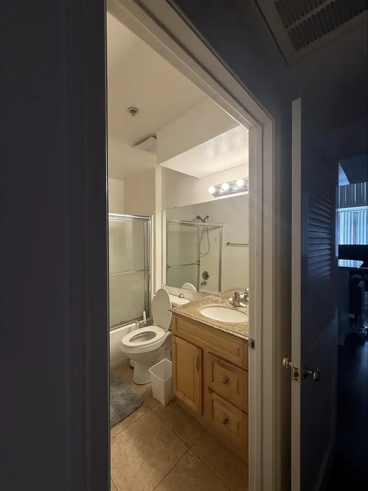 Room Available 3BR/3BA Sep1-N0v30