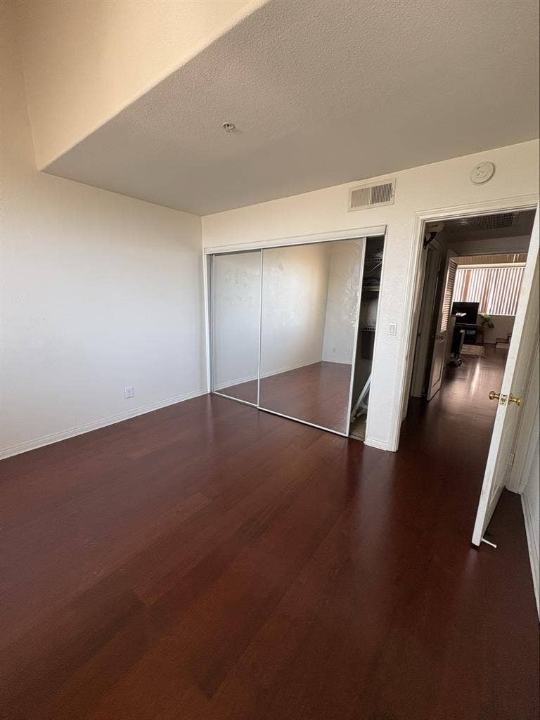 Room Available 3BR/3BA Sep1-N0v30