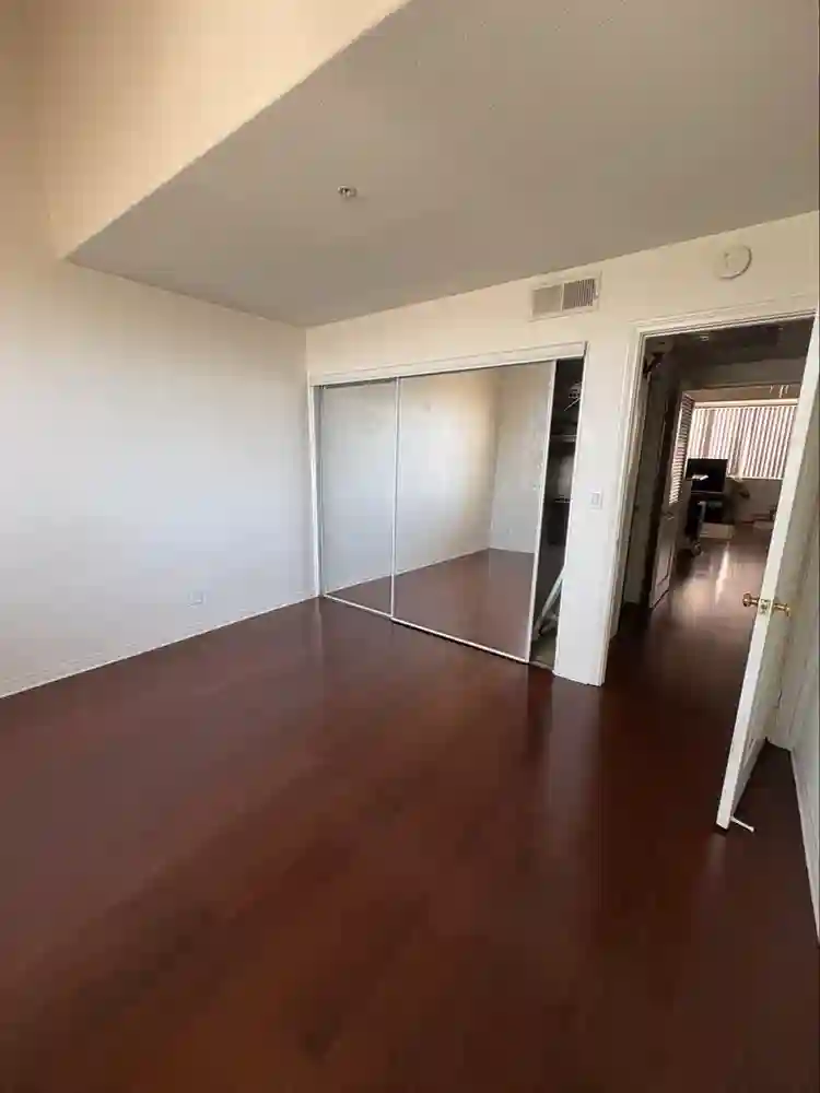 Room Available 3BR/3BA Sep1-N0v30