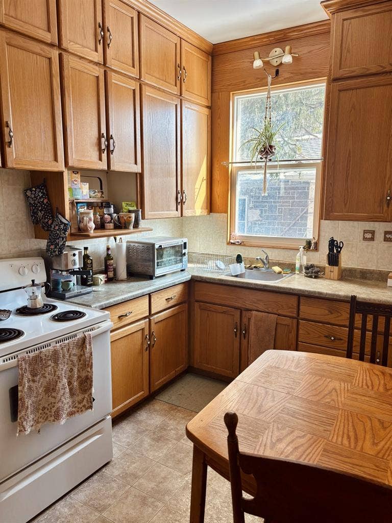 Roommate wanted
