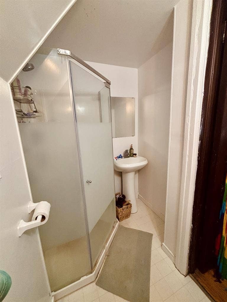 Roommate wanted