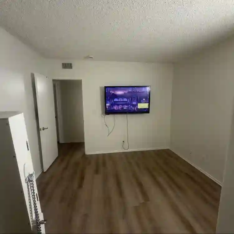 Room for rent ready September 1st
