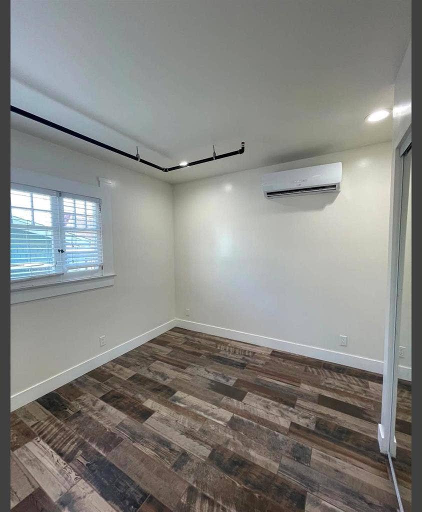 SUBLEASING ROOM - BY USC