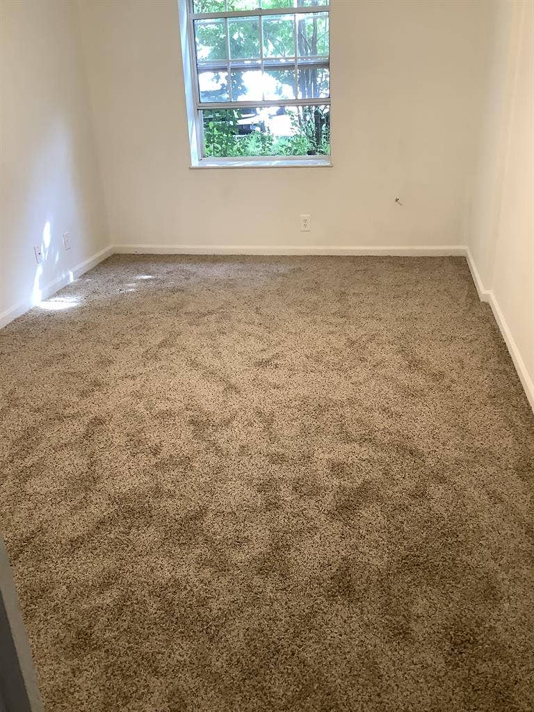 2 Bdrm Apt. w/ Amenities & Security