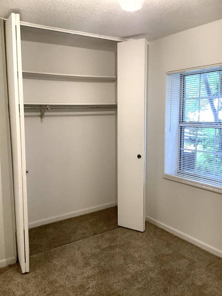 2 Bdrm Apt. w/ Amenities & Security