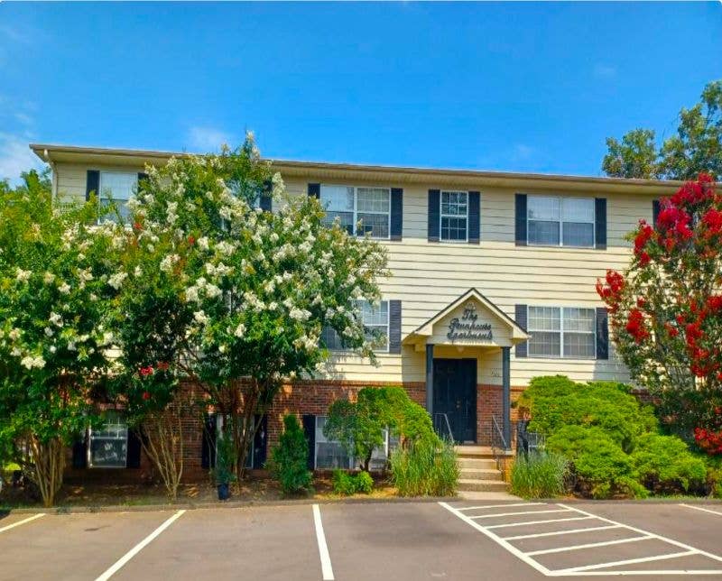 2 Bdrm Apt. w/ Amenities & Security