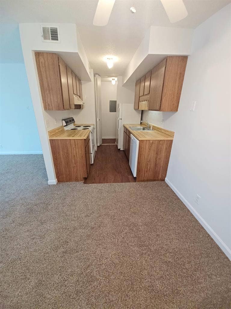2 Bdrm Apt. w/ Amenities & Security