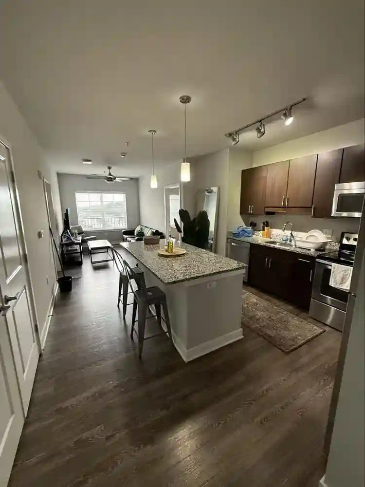 Room for Rent in Luxury Apartment