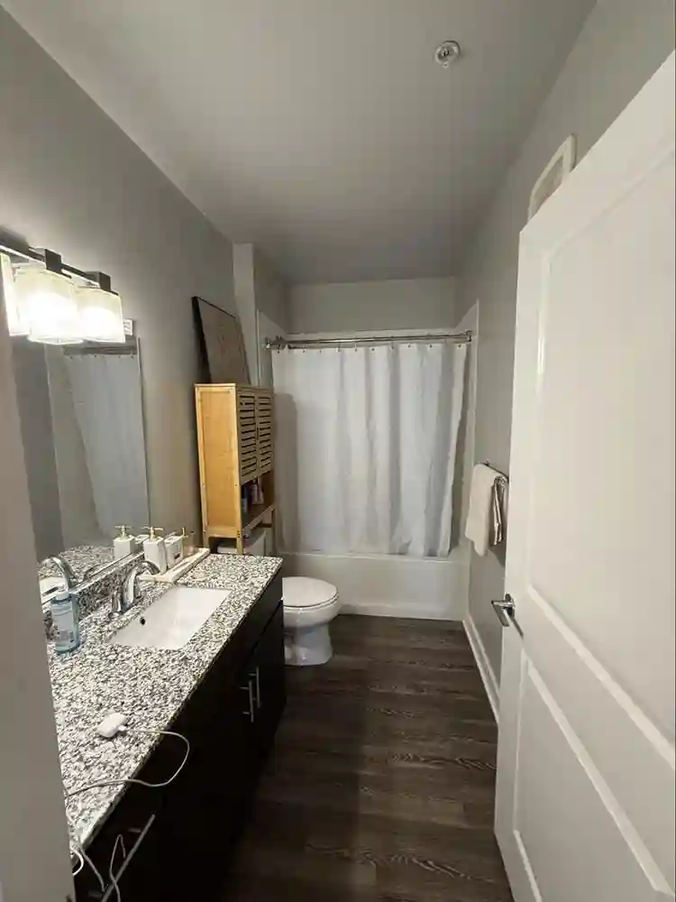 Room for Rent in Luxury Apartment