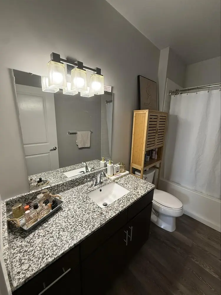 Room for Rent in Luxury Apartment