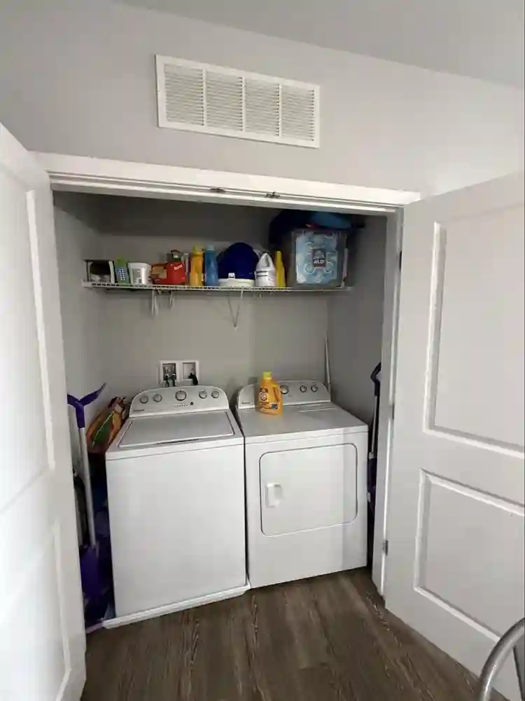 Room for Rent in Luxury Apartment