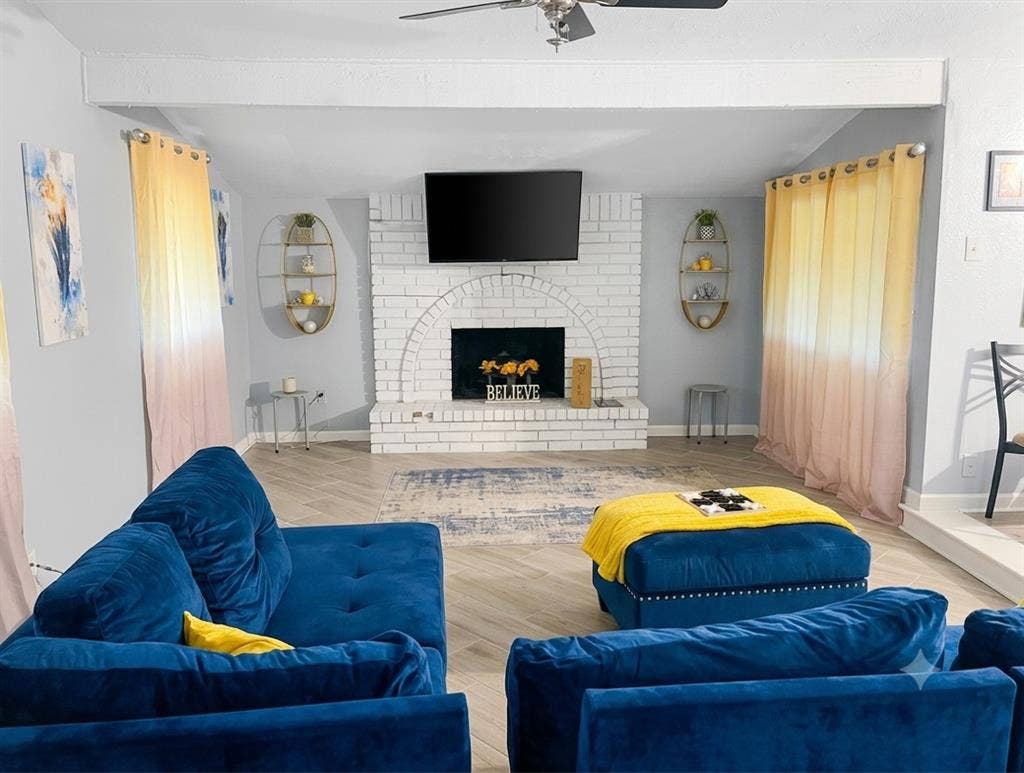 FURNISHED ROOM- MOVE IN READY