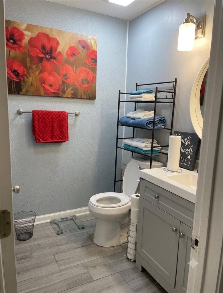 FURNISHED ROOM- MOVE IN READY