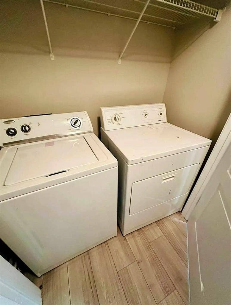 One bed one bath room available