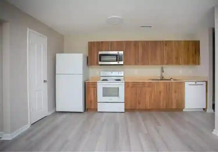 One bed one bath room available