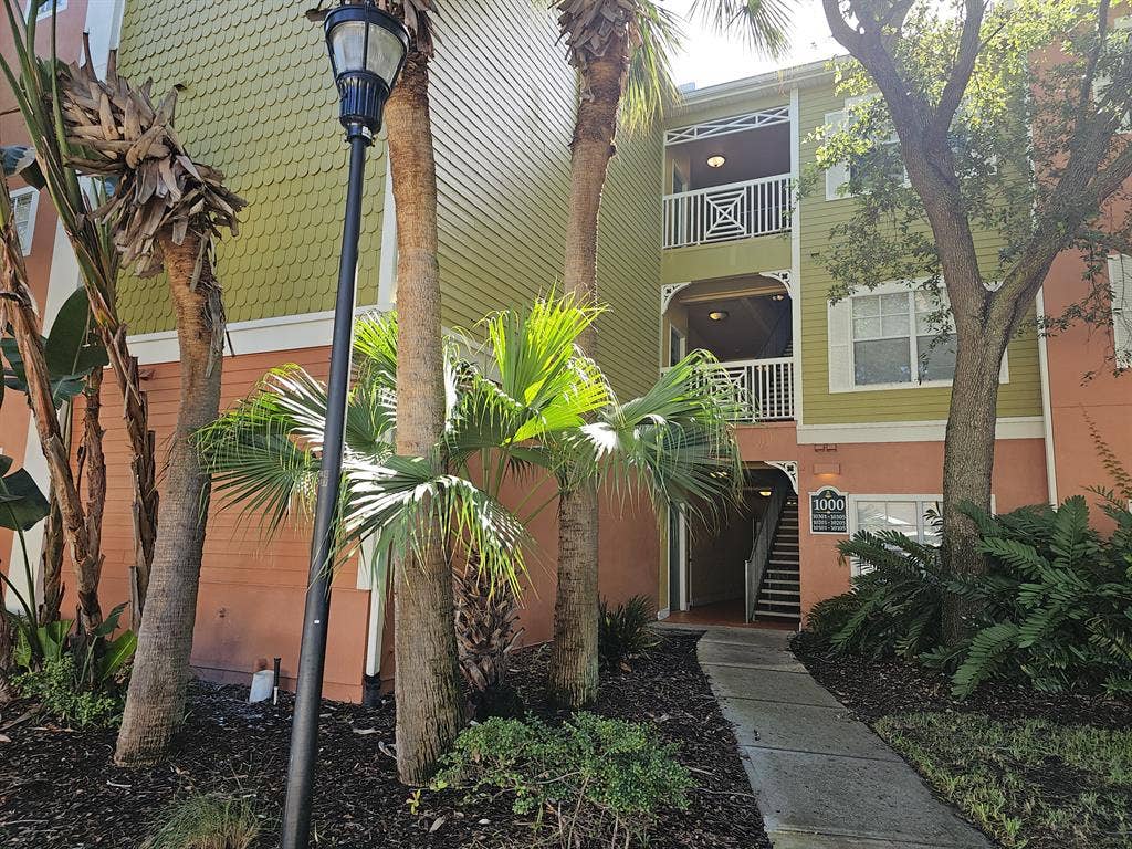 2/1 condo in South Tampa