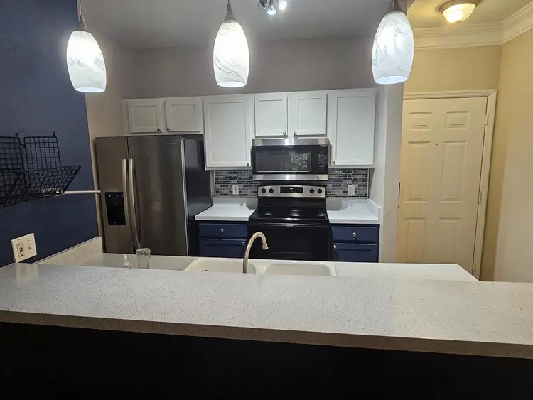 2/1 condo in South Tampa