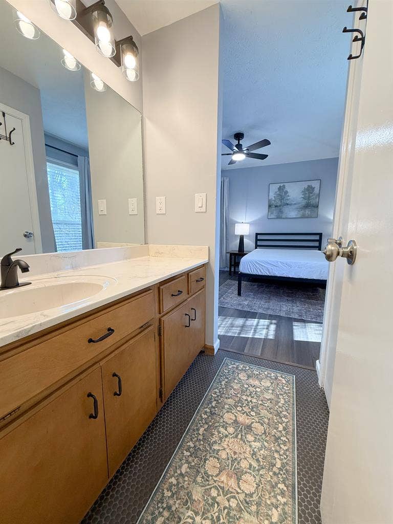 PRIVATE ROOM WITH WITH PRIVATE BATH