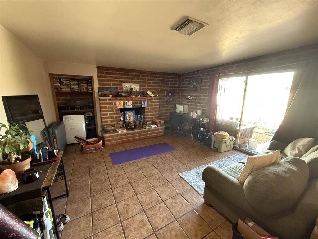 ROOMMATE NEEDED IN CENTRAL TUCSON