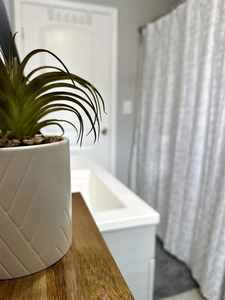 ROOM NEAR DOWNTOWN NEW ALBANY