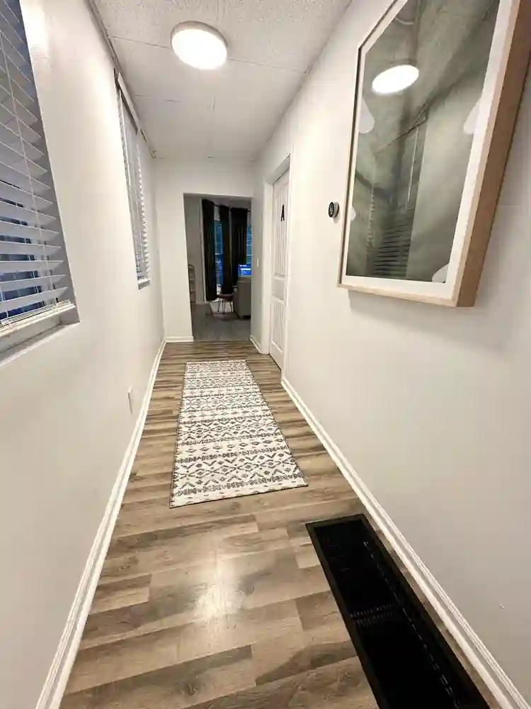 ROOM NEAR DOWNTOWN NEW ALBANY