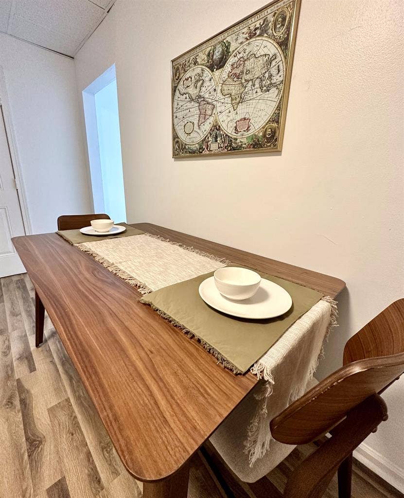 ROOM NEAR DOWNTOWN NEW ALBANY