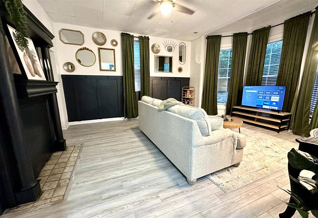 ROOM NEAR DOWNTOWN NEW ALBANY