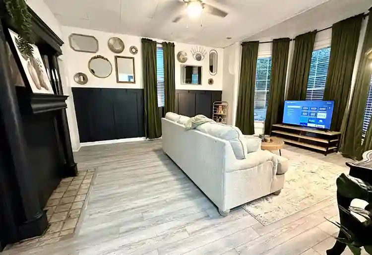 ROOM NEAR DOWNTOWN NEW ALBANY