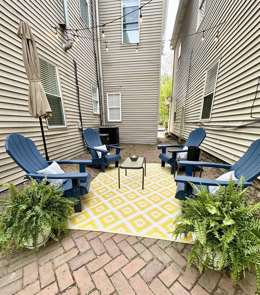 ROOM NEAR DOWNTOWN NEW ALBANY