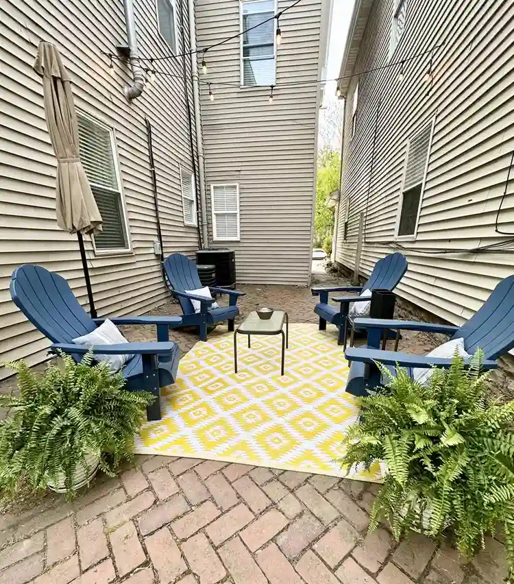 ROOM NEAR DOWNTOWN NEW ALBANY