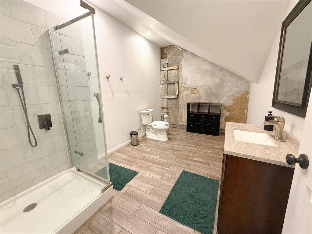 PRIVATE ROOM INSIDE MANSION