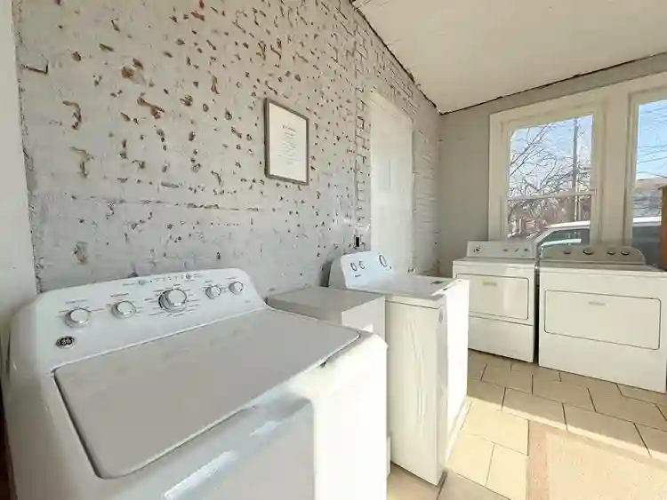 PRIVATE ROOM INSIDE MANSION