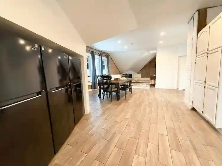 PRIVATE ROOM INSIDE MANSION