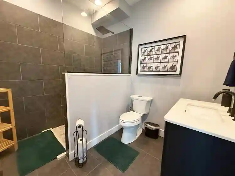 PRIVATE ROOM INSIDE MANSION