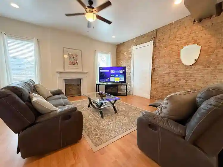 PRIVATE ROOM INSIDE MANSION