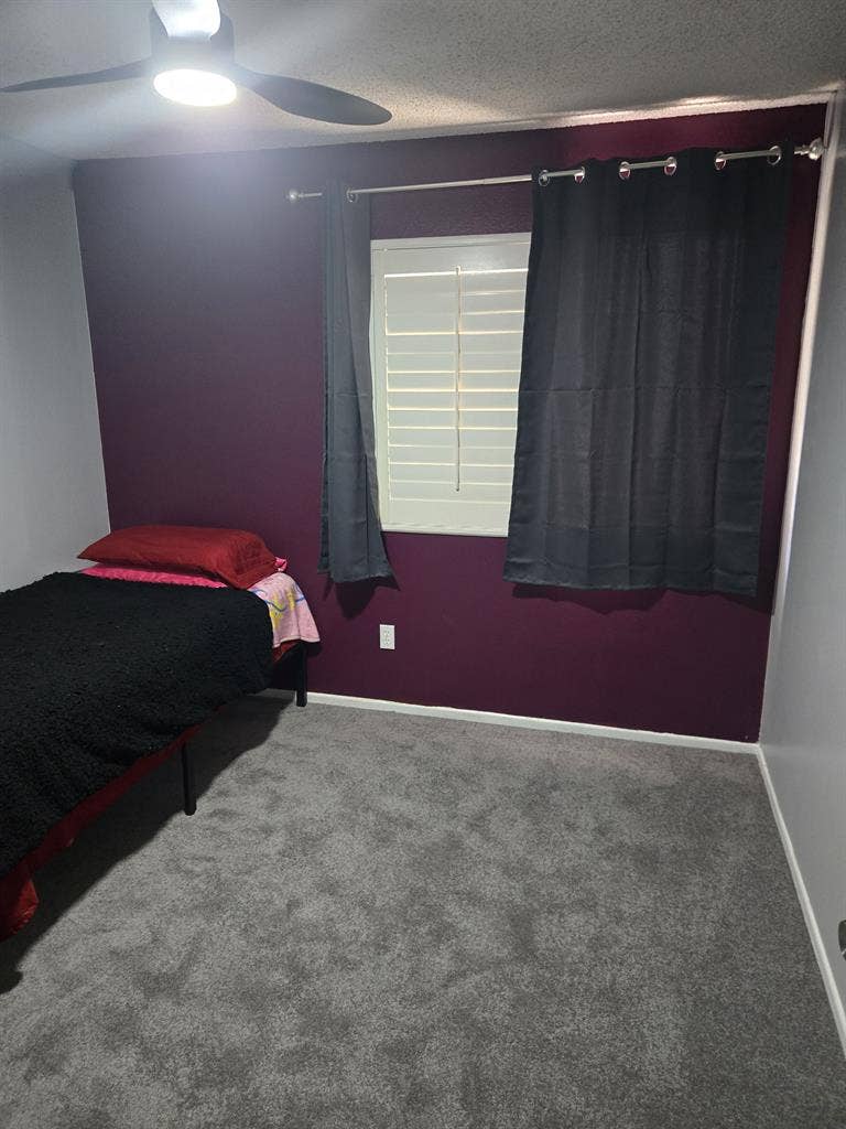 Private room/shated bathroom