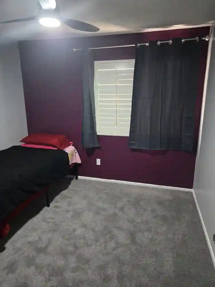 Private room/shated bathroom