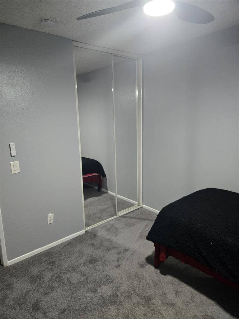 Private room/shated bathroom
