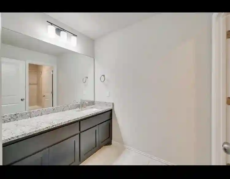 Room can be furnished or unfur