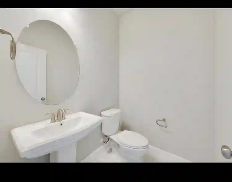Room can be furnished or unfur