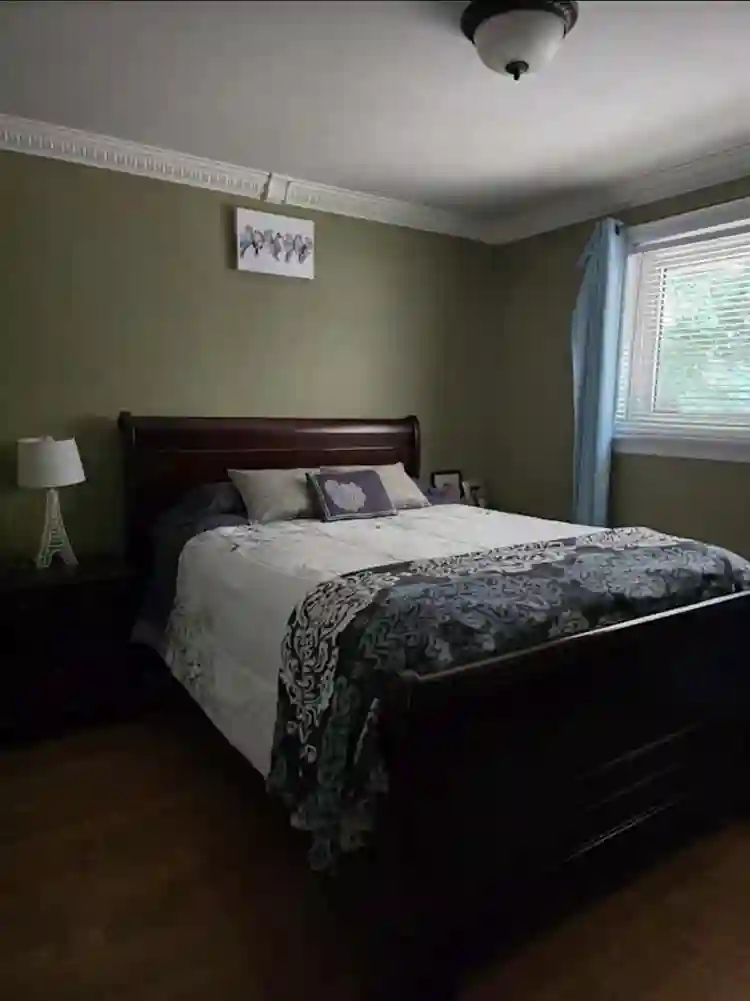 Furnish room Bramalea and Steeles
