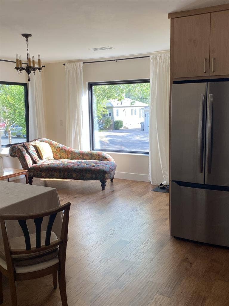 Furnished room in East Sacc State