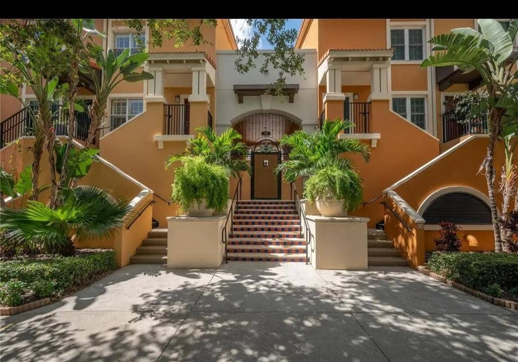 Downtown St Petersburg condo.