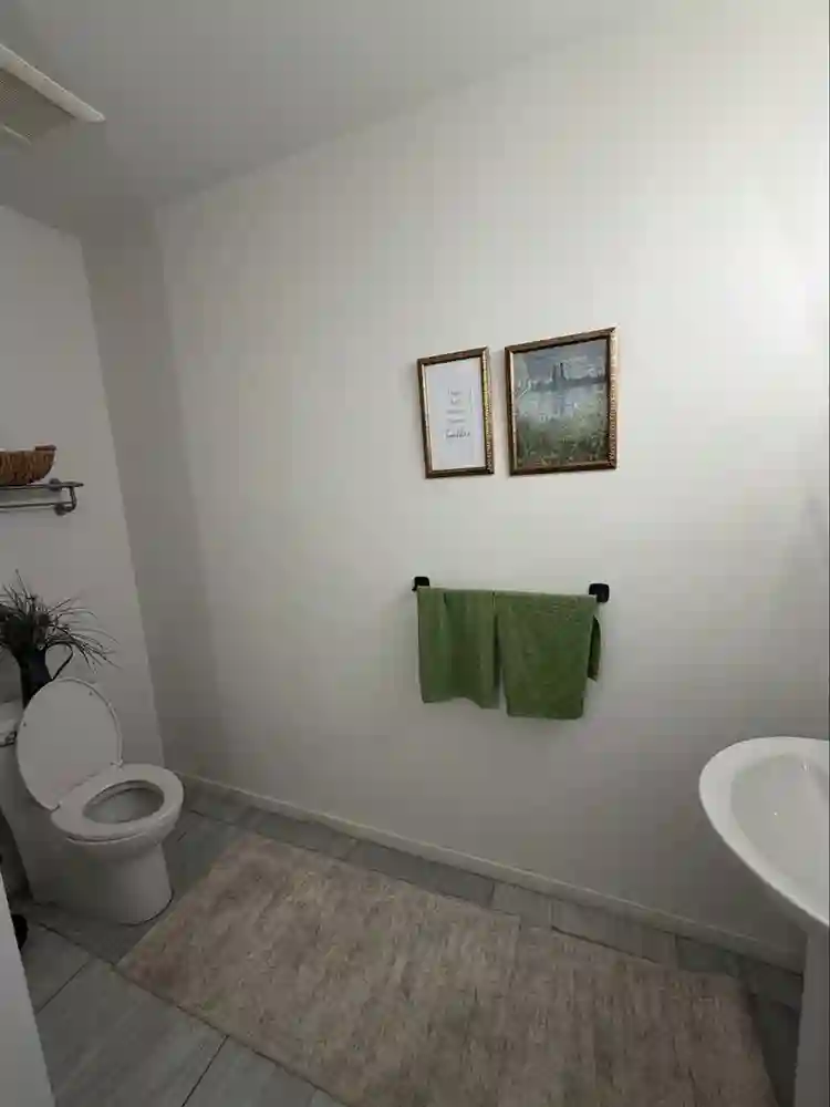 Private room & bathroom!