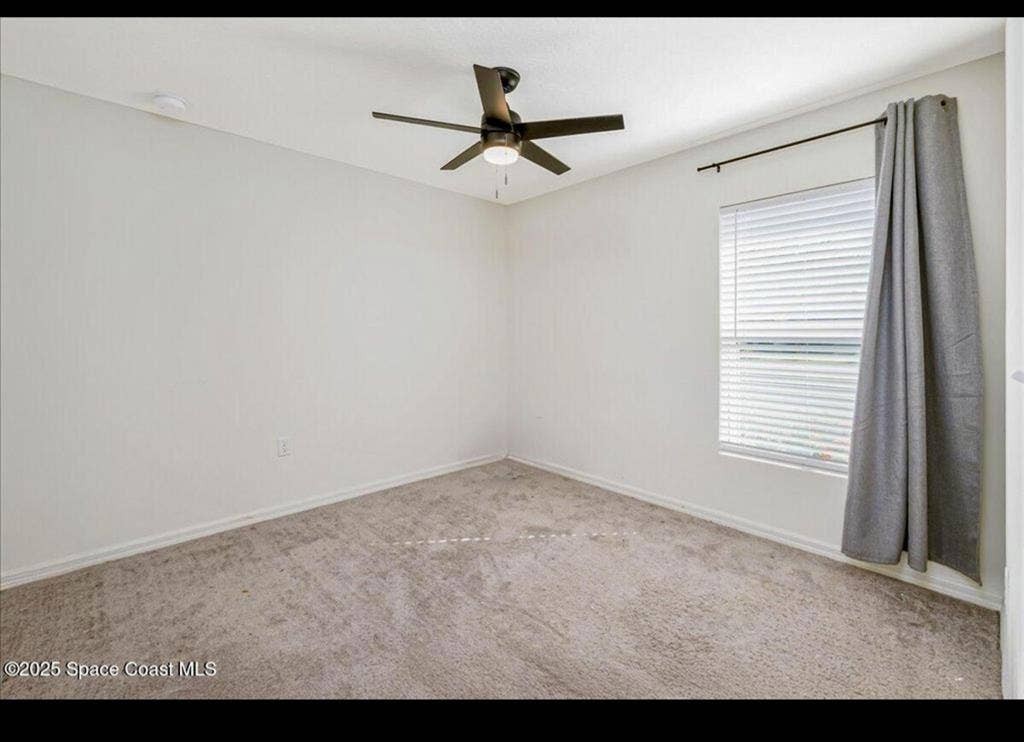 ROOM FOR RENT IN SEBASTIAN/ $900mth