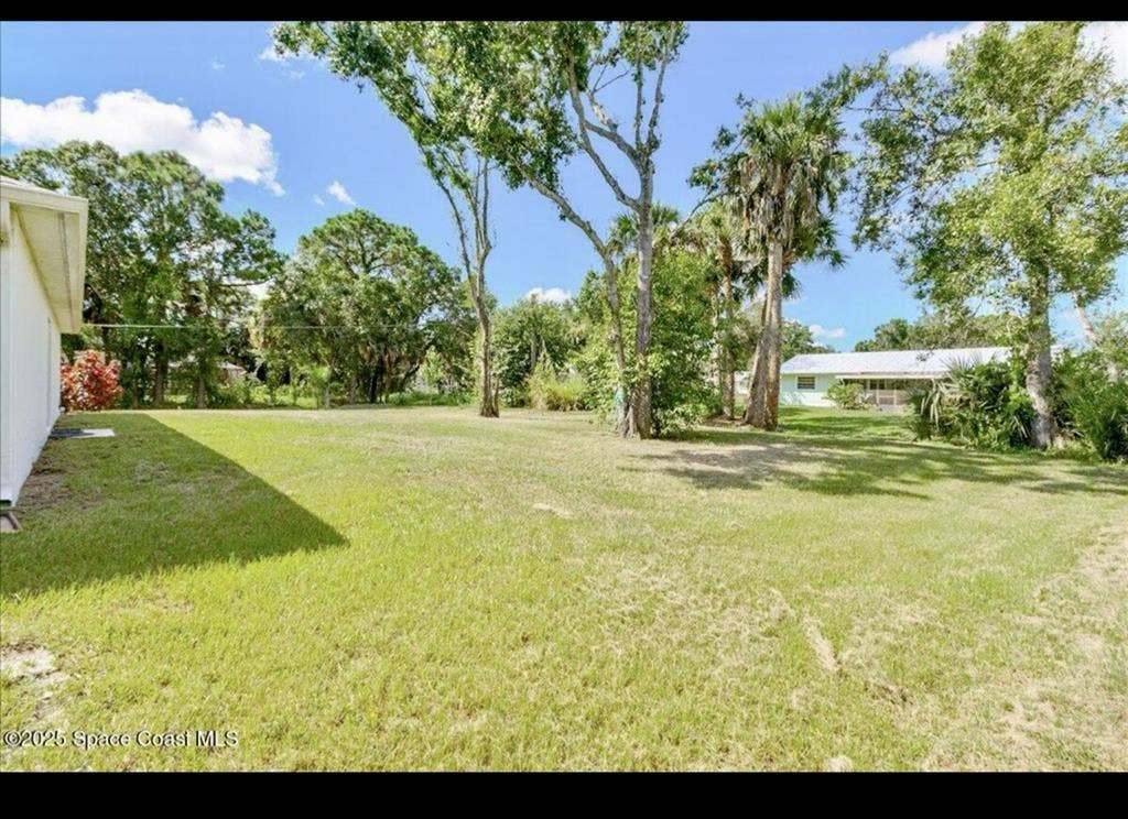 ROOM FOR RENT IN SEBASTIAN/ $900mth