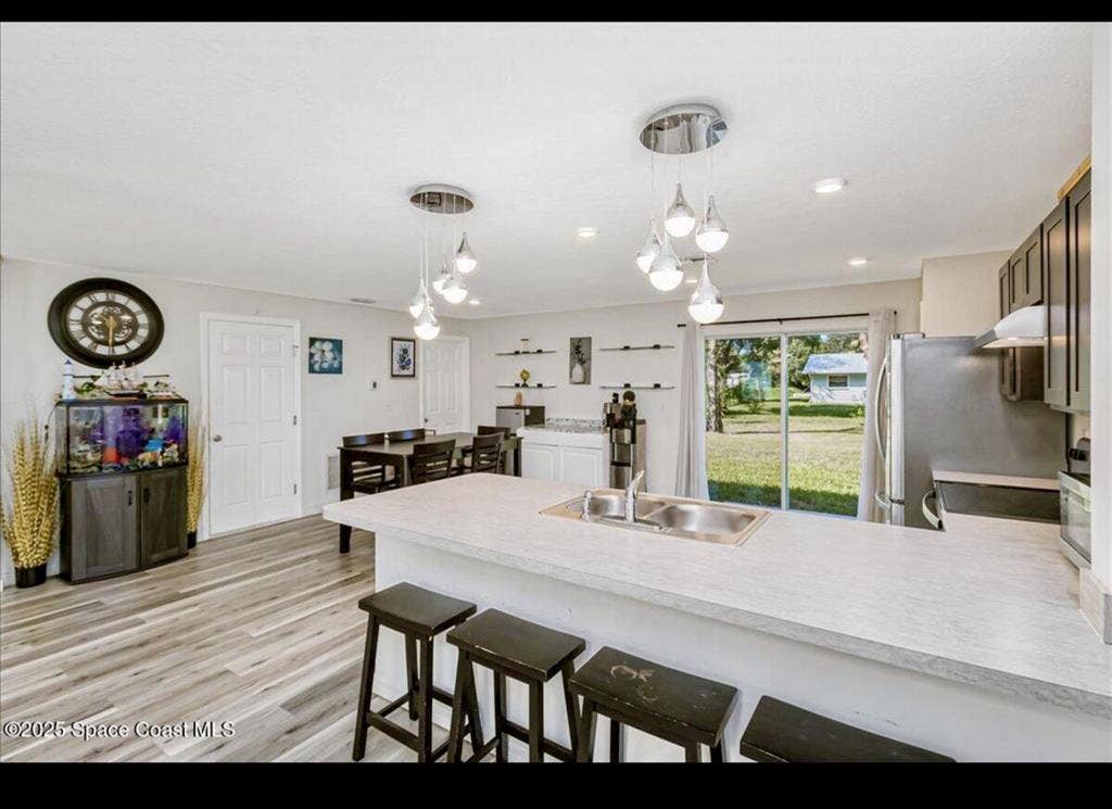 ROOM FOR RENT IN SEBASTIAN/ $900mth