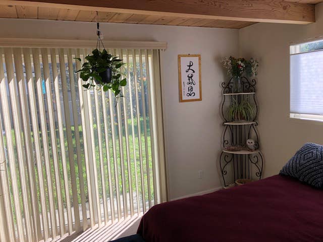 Sunny room available in Pinole