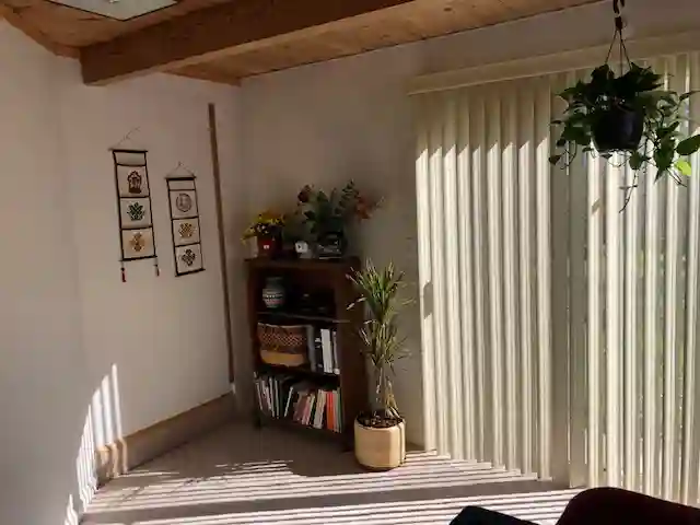 Sunny room available in Pinole